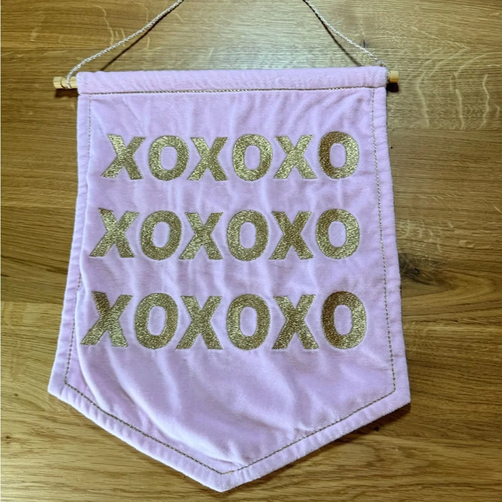 Target Pink and Gold Holiday Banner valentines